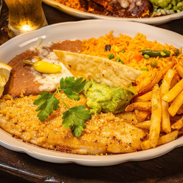 Filete de Pescado al Mojo de Ajo.