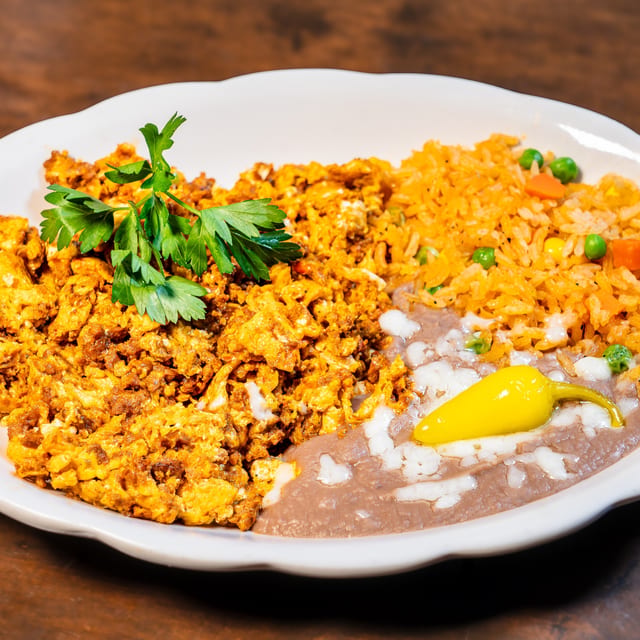 Huevos con Chorizo.