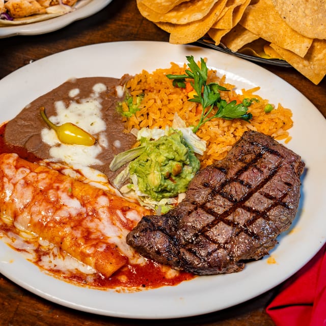 Steak La Tampiqueña.